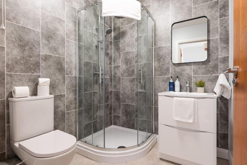 Modern Penthouse Apartment 2 Bed, 2 Bath Sleeps 6 City Centre Belfast Zewnętrze zdjęcie