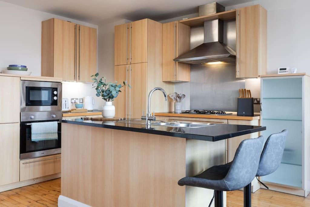Modern Penthouse Apartment 2 Bed, 2 Bath Sleeps 6 City Centre Belfast Zewnętrze zdjęcie