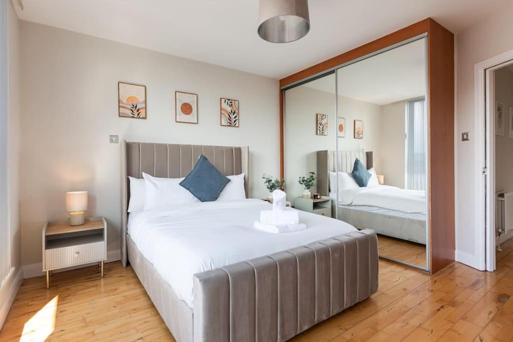 Modern Penthouse Apartment 2 Bed, 2 Bath Sleeps 6 City Centre Belfast Zewnętrze zdjęcie